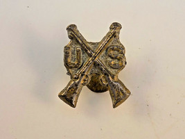 Vintage INFANTRY LAPEL BUTTON HOLE PIN Brass Crossed Rifles  - $9.89