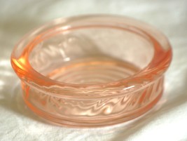Small Pink Depression Glass Bowl Swirl Sides - £5.42 GBP