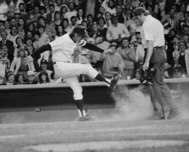 BILLY MARTIN 8X10 PHOTO NEW YORK YANKEES BASEBALL MLB KICKING DIRT - $4.94