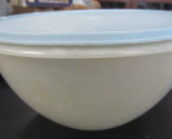 Tupperware 236-22 Wonderlier Bowl w/ Aqua Lid - $16.82