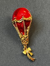 Vintage Avon Marked Red Enamel Hot Air Balloon w Ribbon Charm Dangle Goldtone - £8.88 GBP