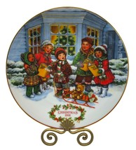 Vintage 1991 Avon Christmas Porcelain Plate Perfect Harmony 22K Gold Trim - £12.84 GBP