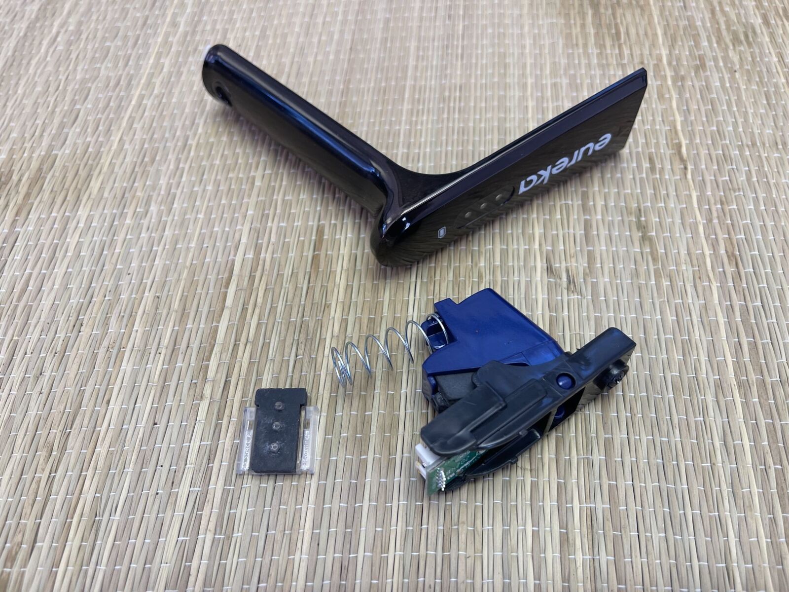 Eureka Power Plush Cordless Model NEC120C Vacuum Part Switch Assembly