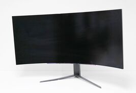 LG UltraGear 45GR95QE 43" QHD OLED Gaming Monitor image 2