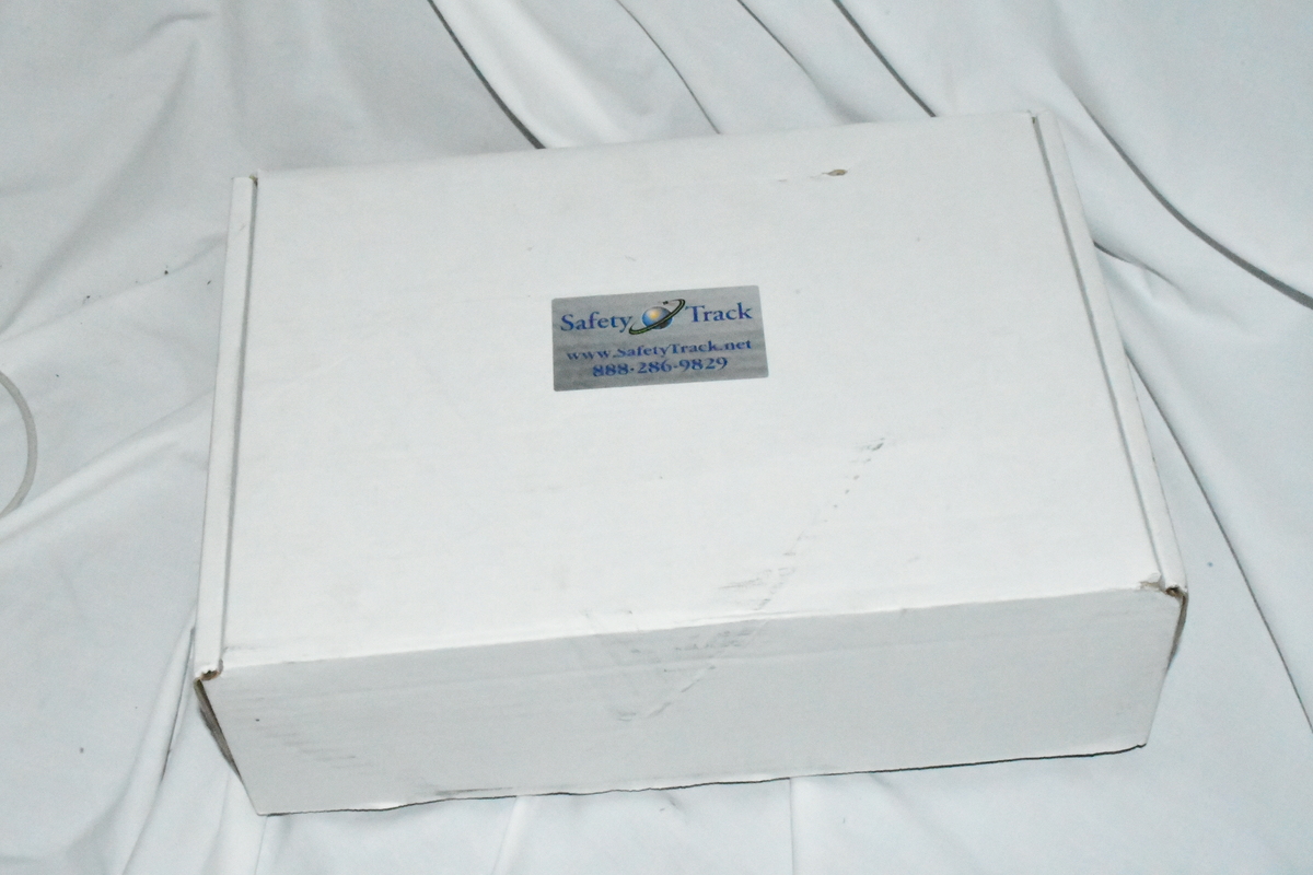 Safety track ST-830AWBAT Fleet Camera GPS Tracking System NO KEY 517B3 - $2,200.00