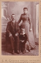 Vtg Cabinet Card Photo - Family Portrait 1890s - K. Graves Photog East T... - £20.06 GBP