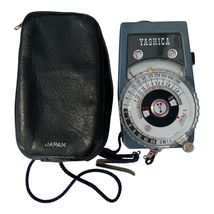 Vintage Yashica Handheld Light Meter Model YEM55 Japan With Case - $22.50