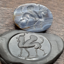 Antique Ble lace Agate SEAL BEAD Mysterious Animal Intaglio Stamp Pendent - $1,398.90 MXN