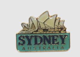 Sydney Opera House Art House Australia Collectible Pin Button Souvenir Vintage - £11.11 GBP