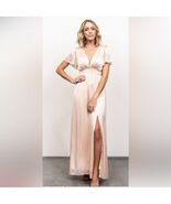 Baltic Born Preston Satin Maxi Dress in Champagne Size Medium NEW - $889.68 MXN