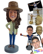 Personalized Bobblehead Nice looking Safari girl with one hand on the hip - Leis - £72.47 GBP