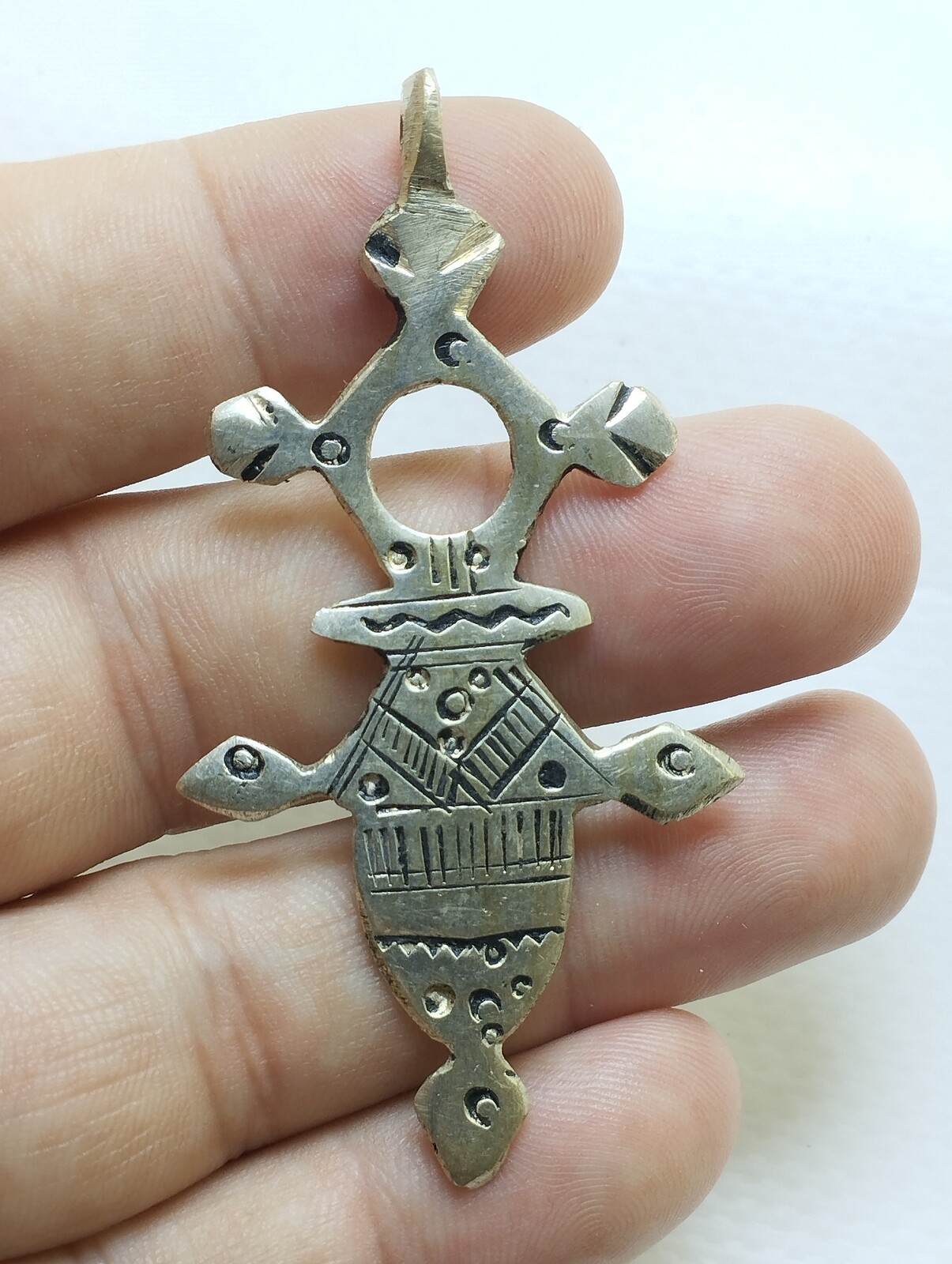 Tuareg Cross Pendant – Handmade Silver Tribal Berber Amulet from Morocco Item image 5