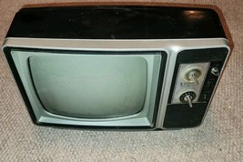 Vintage Zenith Solid State Televison Model J121Y Parts or Repair Movi Prop - $49.99