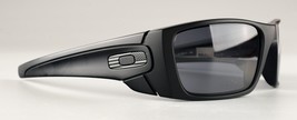 *Oakley OO9096-29 FUEL CELL Sunglasses Gray Lenses Matte Black Frame - $2,581.95 MXN