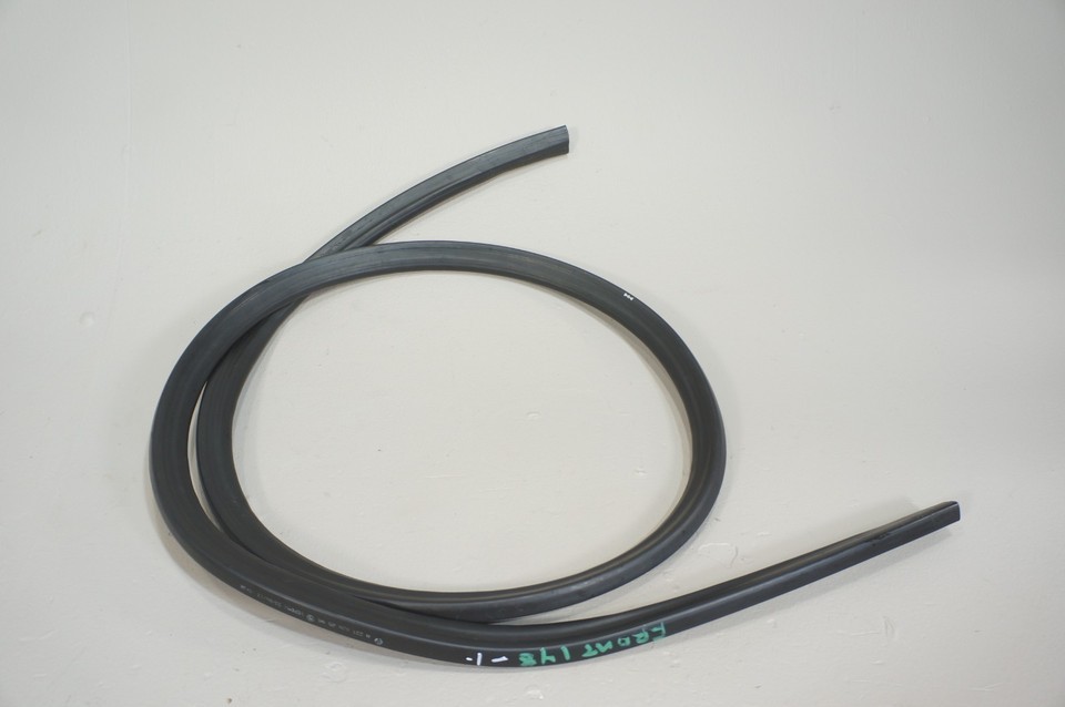 07-2013 mercedes w221 s600 s550 front under hood support weath seal A2216280598 Item image 10