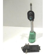 LIONEL TRAINS POST-WAR 153 BLOCK SIGNAL W/PLATE- WORKS FINE- 0/027- S31MM - $25.60