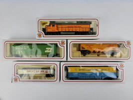 Bachmann HO Scale Train Lot Lighted Engine Union Pacific w/ 4 Cars Mint in boxes - £58.91 GBP