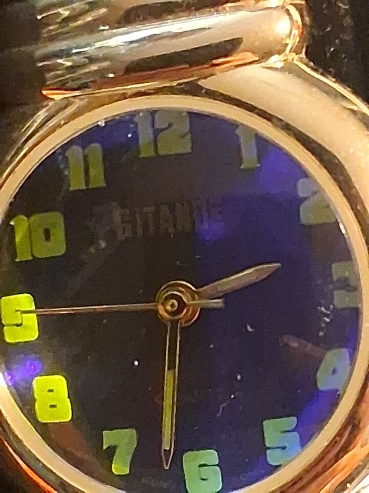 Gitano Ladies Gold Tone Stretch Band Blue Face Watch New Battery Works! Item image 3