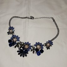 Vera Wang Silvertone Blue &amp; Clear  Flower Statement Necklace Signed - £18.64 GBP
