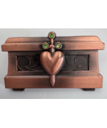 Disney Snow White Evil Queen Chest Heart Box Green Jewel 2016 Pin - $17.62 CAD