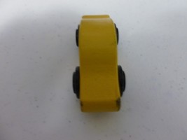 Melissa and Doug wooden car yellow. Read Description.  - $93.82 MXN