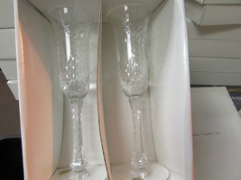 PAIR DRESDEN CRYSTAL CHAMPAGNE FLUTES GLASSES FLORAL S.FLETNA #2050 SIGNED - $122.76 MXN