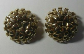 Vintage Signed Tip Toe Pat Pend Gold-tone Round Layered Shoe Clips - £60.74 GBP