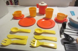 Vintage  Fisher Price Fun with Food Orange Plates Yellow Mug Cups Kitchen Set - £28.88 GBP