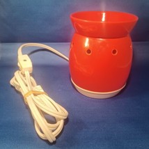 Scentsy Fruit Punch Red/White Plug In Warmer With Light Bulb - $25.23