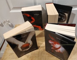 The Twilight Saga: 4 Book Set + Bonus DVD Concert Series with Stephenie Meyer &amp; - £23.19 GBP