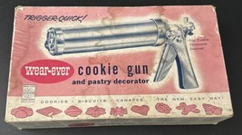 Vintage Wear-Ever Cookie Gun &amp; Pastry Decorator in Original Box #3365 - $34.58