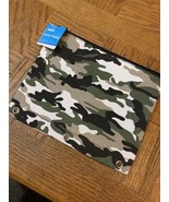 School Pencil Pouch Camo - $331.34 MXN