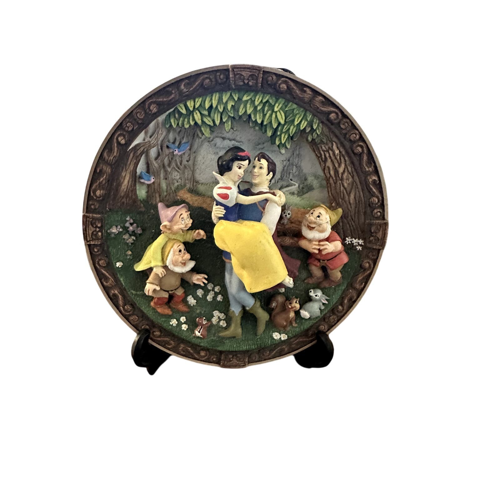 Disney Snow White 3D Limited Edition Plate With Stand - $31.78
