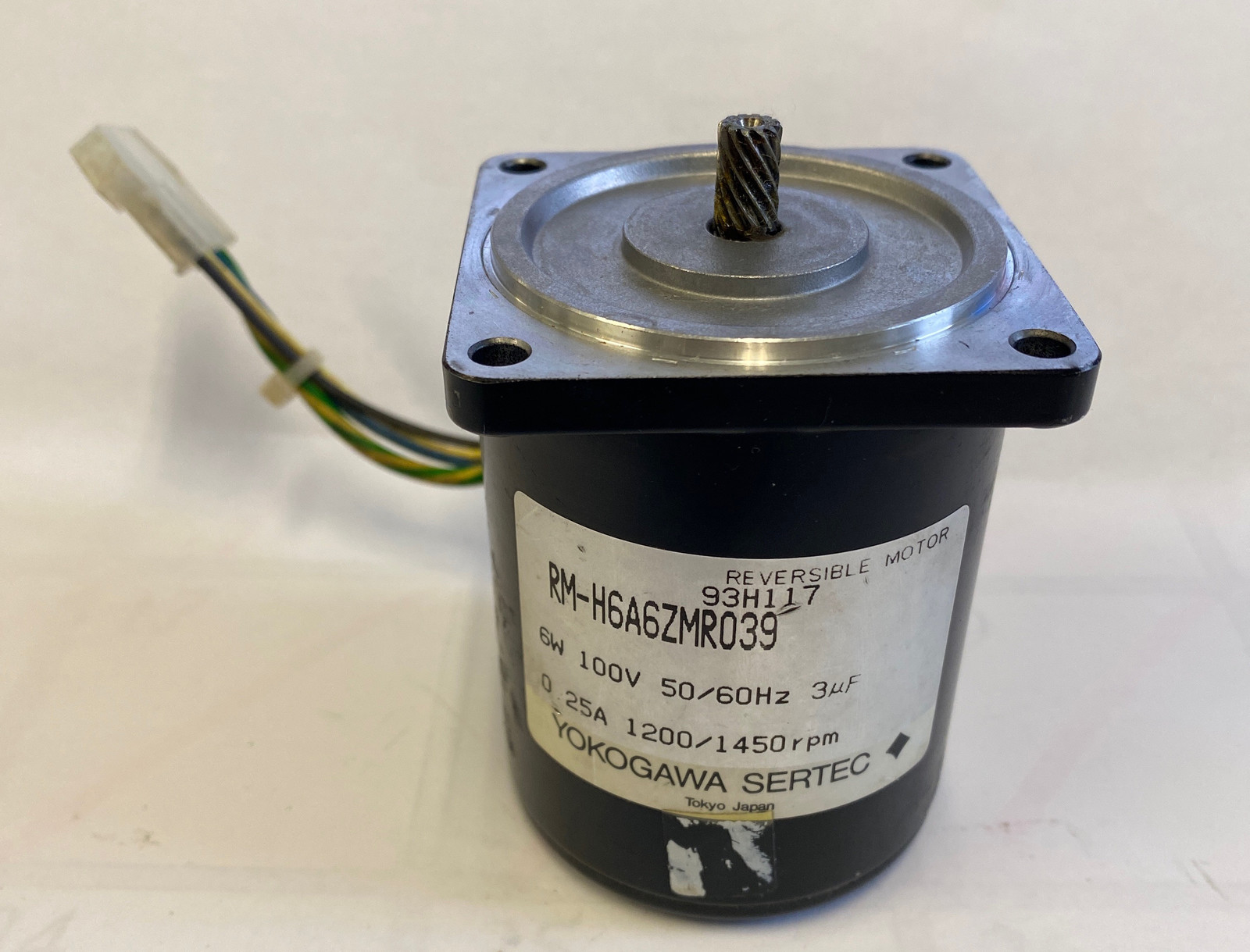 Yokogawa Sertec RM-H6A6ZMR039 Reversible Motor, 100V 0.25A 6W  - $65.20