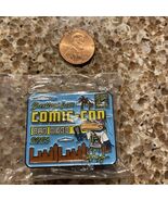 SDCC 2023 Greetings From San Diego Attendee Pin Official Comic Con Pin - €8,56 EUR