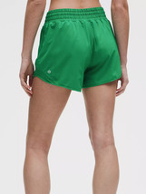LULULEMON HOTTY HOT HIGH RISE SHORT 4”~RACEWAY GREEN 0 2 4 6 8 10 12 NWT - $1,498.82 MXN