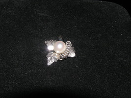 Vintage Dainty Etched Sterling Silver 3 Leaves with Curly Vine with Faux Pearl - £14.18 GBP