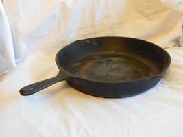 Vintage 10SK 12&quot; D Cast Iron Skillet Made in USA - £19.92 GBP