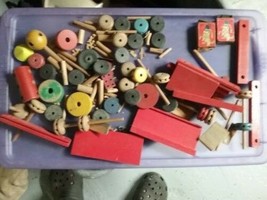 Lot of  tinker toy parts plus other stuff - £19.54 GBP