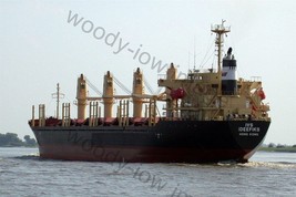 SQ1612 - Hong Kong Cargo Ship - Ivs Ideefiks - photograph 6x4 - £1.99 GBP