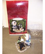 Hallmark Frosty Friends 1998 Eskimo &amp; Penguins In Box - $22.49