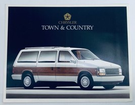 1990 Chrysler Town &amp; Country Dealer Showroom Sales Brochure Guide Catalog - $9.45