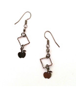Dangling Lightweight Metal Hook Earrings with an Apple Shaped Design - €8,43 EUR