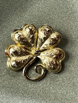 Vintage Slightly Etched Goldtone St. Patrick’s Day Holiday SHAMROCK Pin Brooch – - £7.58 GBP
