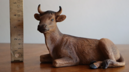 Kirkland Nativity 75177 Replacement Porcelain Laying Ox Cow Bull 5&quot; Blue... - $266.70 MXN