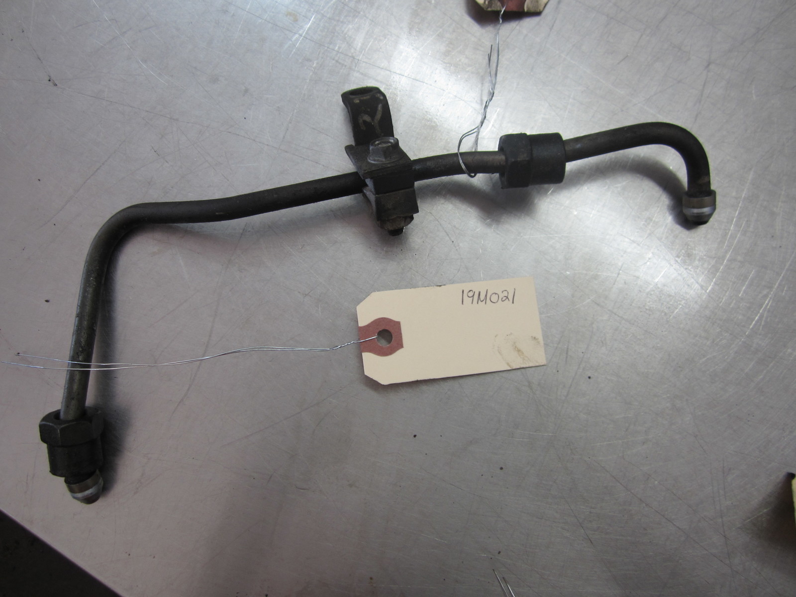 Regulator to Right Fuel Rail For 01-04 Chevrolet Silverado 2500 HD  6.6 ... - $36.33