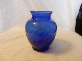 Round 6&quot; Tall Glass Vase Cobalt Blue With Spirals - £39.87 GBP