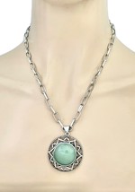 Green Agate Round Medal Pendant Casual Silver Tone Chain Necklace - £12.15 GBP