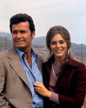 James Garner and Lindsay Wagner in The Rockford Files 16x20 Canvas Giclee - £55.46 GBP