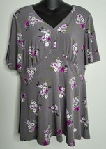 Torrid Blouse Top Womens Size 00 Gray Floral Studio Peplum V Neck Short Sleeve - $14.99